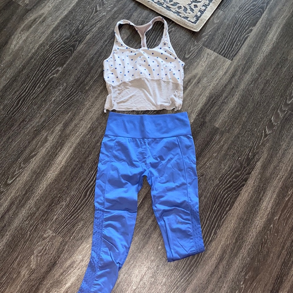 Fabletics Blue & White Polka Dot yoga set
